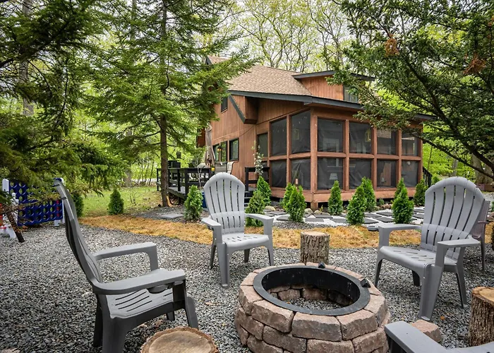 Pocono Family Cabin Game Room And Hot Tub