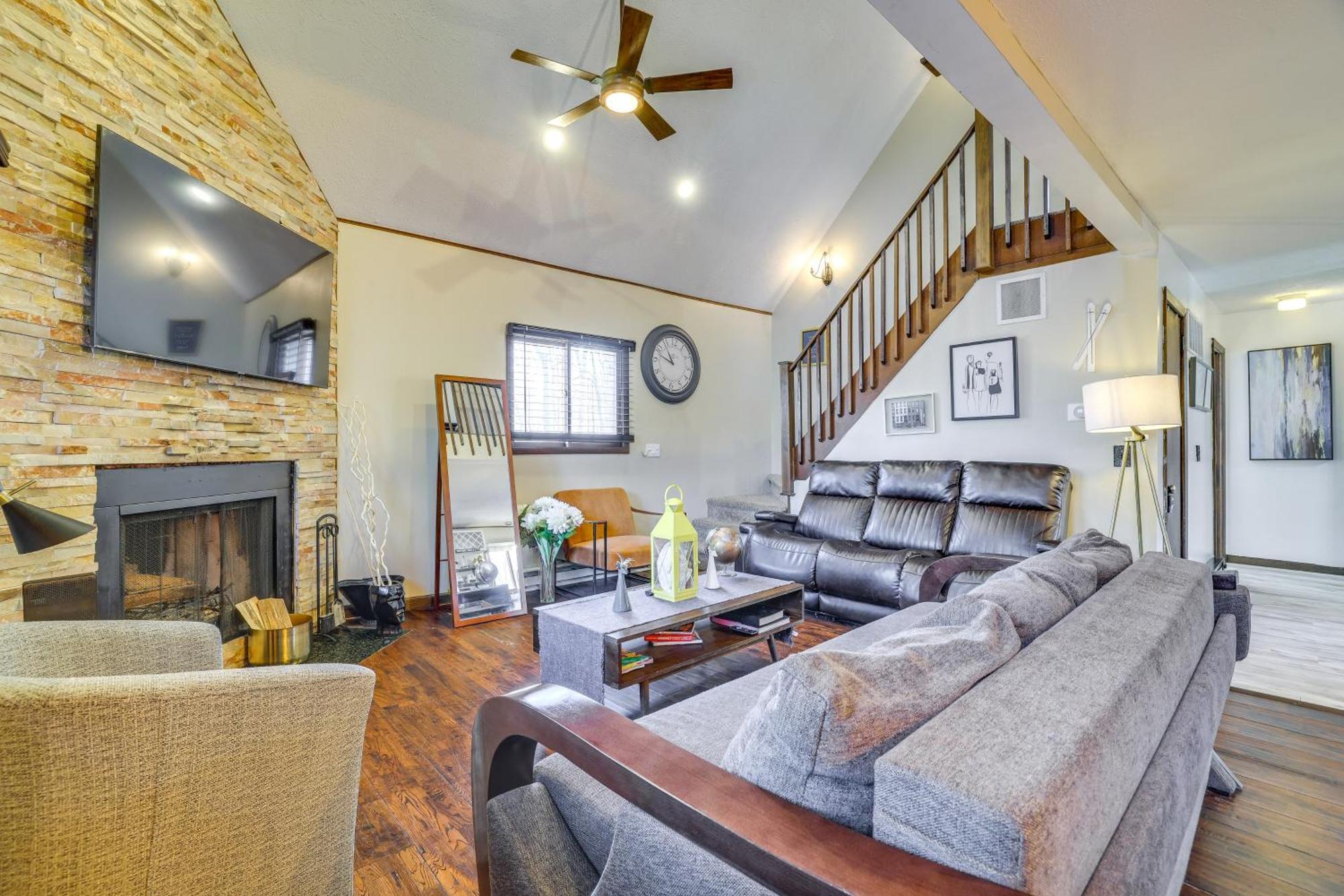 Pocono Family Game And Hot Tub Holiday home Tobyhanna