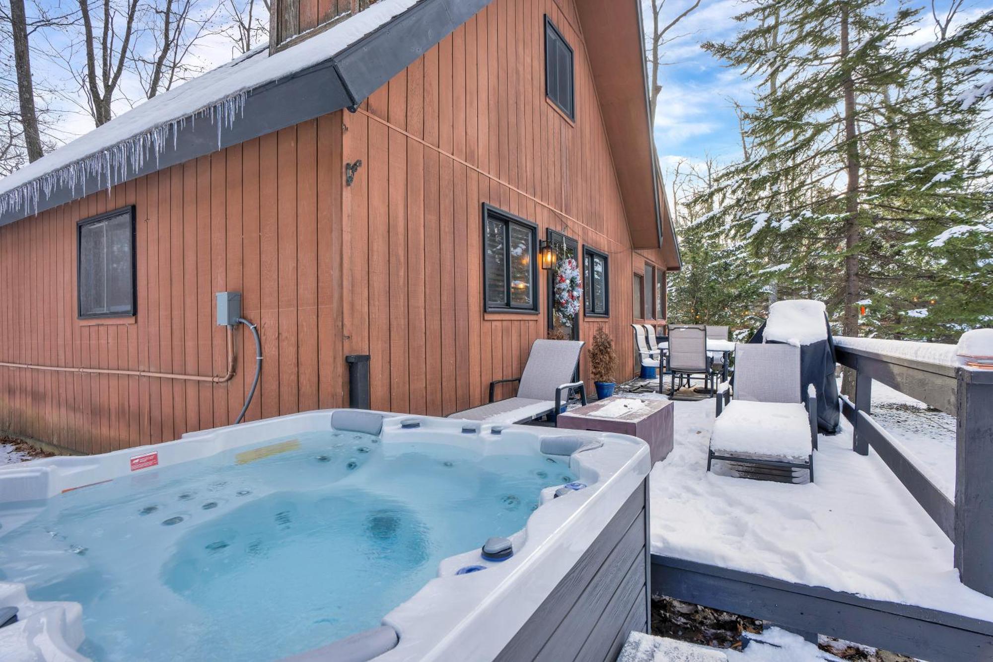 Pocono Family Game And Hot Tub * Tobyhanna
